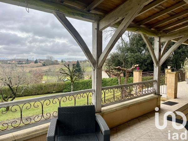 Maison 10 pièces de 191 m² à Meyrals (24220)