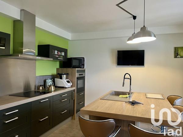 Maison 10 pièces de 191 m² à Meyrals (24220)