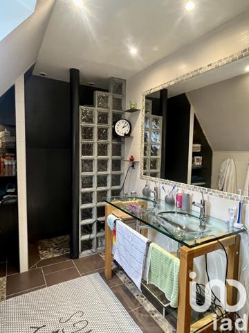 Maison 10 pièces de 191 m² à Meyrals (24220)