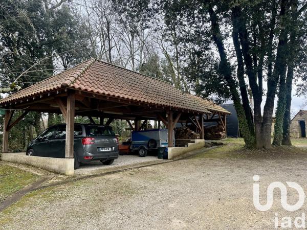 Maison 10 pièces de 191 m² à Meyrals (24220)