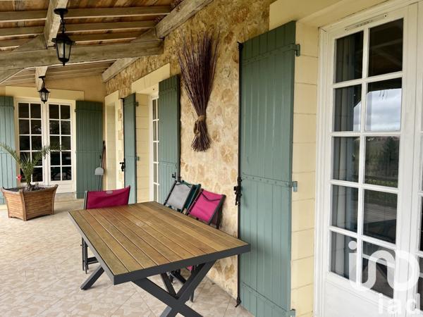 Maison 10 pièces de 191 m² à Meyrals (24220)