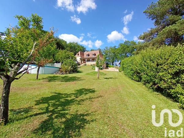 Maison 10 pièces de 191 m² à Meyrals (24220)