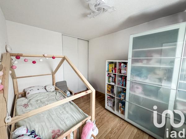 Appartement 3 pièces de 65 m² à Valenciennes (59300)