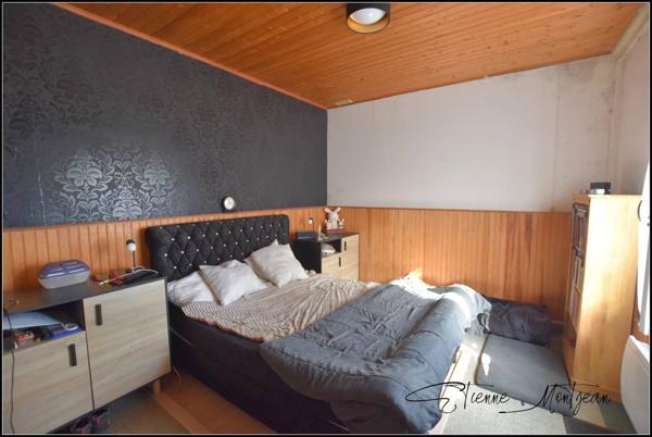 Maison à Luzech, 69 m², 2 chambres, à finir de rénover, avec terrasse