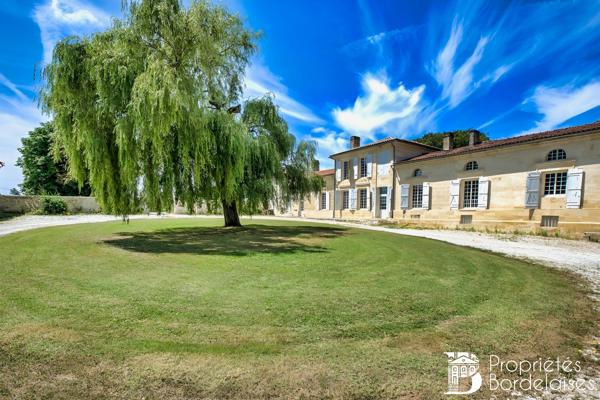 Magnifique et rare domaine de 1300 m² sur 6.4 hectares