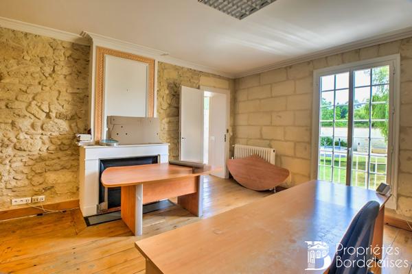 Magnifique et rare domaine de 1300 m² sur 6.4 hectares