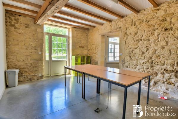 Magnifique et rare domaine de 1300 m² sur 6.4 hectares