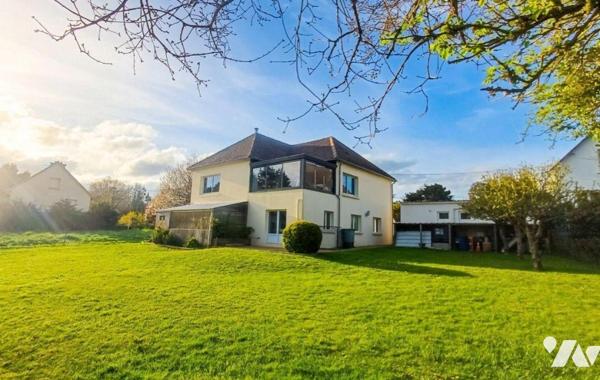 Maison + gite situés sur la corniche de Plestin les Gréves.

Très lumineuse et agréable a viv...