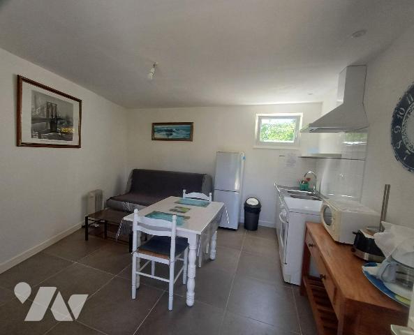 Maison + gite situés sur la corniche de Plestin les Gréves.

Très lumineuse et agréable a viv...