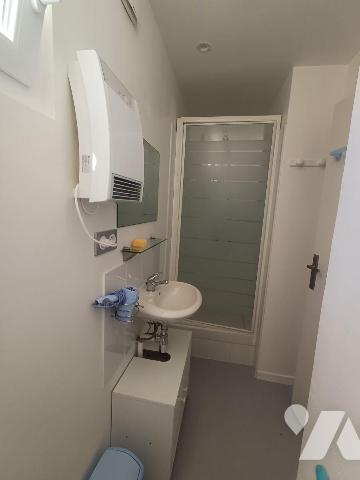 Maison + gite situés sur la corniche de Plestin les Gréves.

Très lumineuse et agréable a viv...