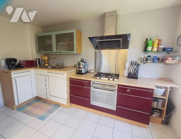 Maison + gite situés sur la corniche de Plestin les Gréves.

Très lumineuse et agréable a viv...