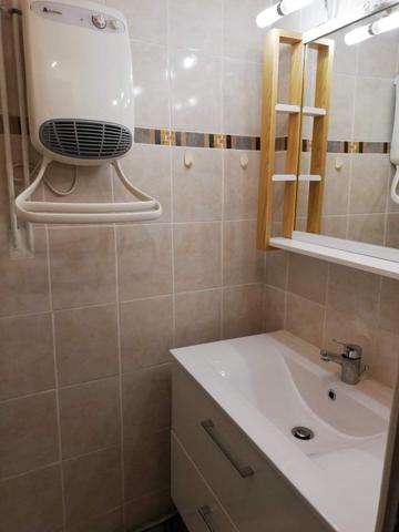 Appartement une chambre avec terrasse et garage