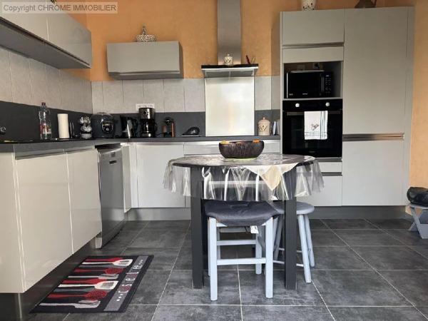 Vente                                                      Maison
                        
                     6 pièces                      144 m2                     à Marmande