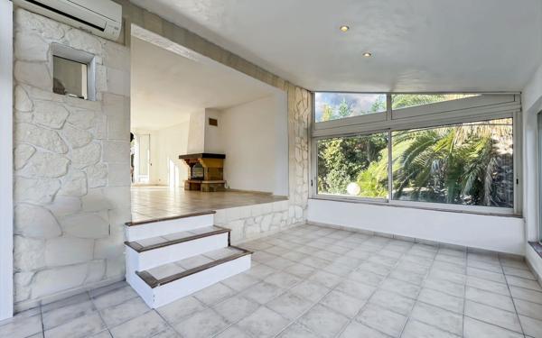 Maison à vendre    5 pièces • 107 m2 Fréjus