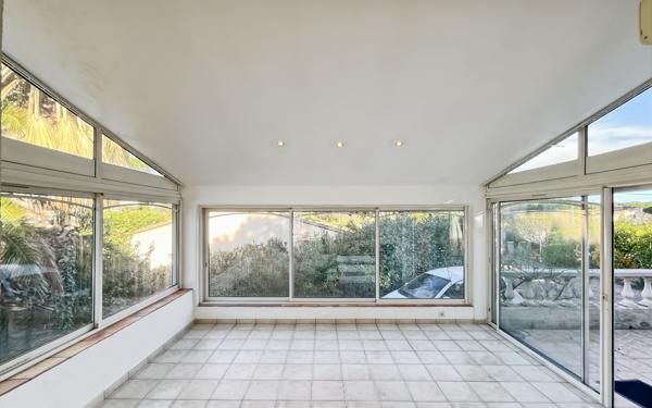 Maison à vendre    5 pièces • 107 m2 Fréjus