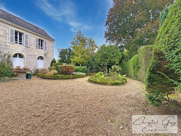 Propriété de Charme à vendre en bord du Loir- 5 Chambres-2000 m² de terrain (72340) LA CHARTRE SUR LE LOIR