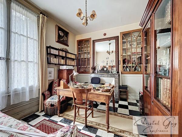 Propriété de Charme à vendre en bord du Loir- 5 Chambres-2000 m² de terrain (72340) LA CHARTRE SUR LE LOIR