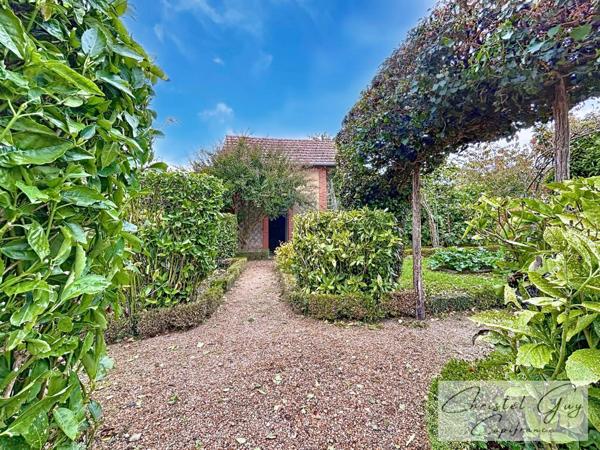 Propriété de Charme à vendre en bord du Loir- 5 Chambres-2000 m² de terrain (72340) LA CHARTRE SUR LE LOIR