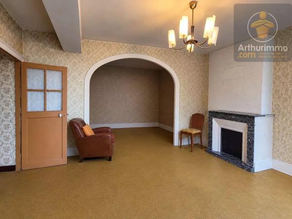 Vente                                                      Maison
                        
                     8 pièces                      135 m2                     à Beaugency