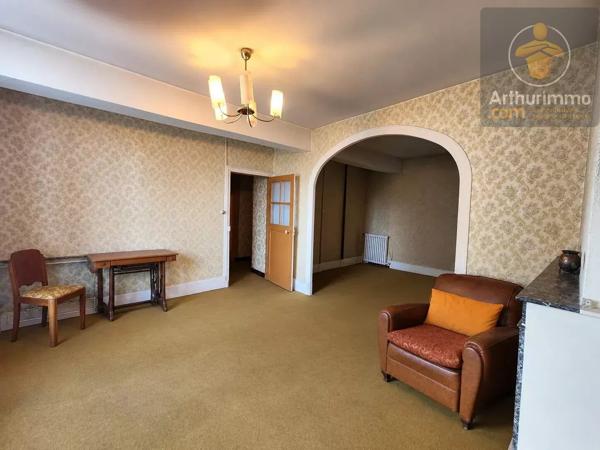 Vente                                                      Maison
                        
                     8 pièces                      135 m2                     à Beaugency