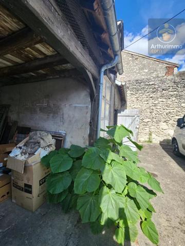 Vente                                                      Maison
                        
                     8 pièces                      135 m2                     à Beaugency