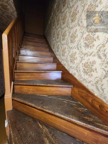 Vente                                                      Maison
                        
                     8 pièces                      135 m2                     à Beaugency