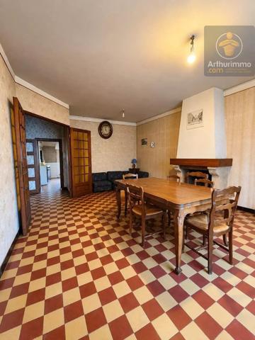 Vente                                                      Maison
                        
                     8 pièces                      135 m2                     à Beaugency
