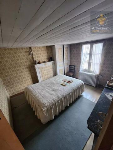Vente                                                      Maison
                        
                     8 pièces                      135 m2                     à Beaugency