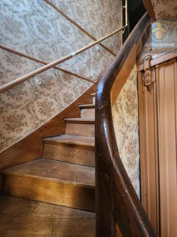Vente                                                      Maison
                        
                     8 pièces                      135 m2                     à Beaugency