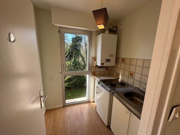 A LOUER  Appartement T1 vide Saint Pierre du Mont balcon parking