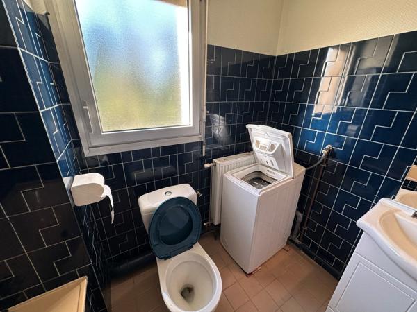 A LOUER  Appartement T1 vide Saint Pierre du Mont balcon parking