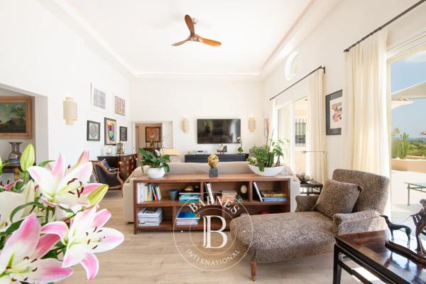 Roquebrune-sur-Argens, Villa  380 m² à vendre