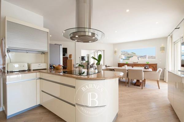 Roquebrune-sur-Argens, Villa  380 m² à vendre