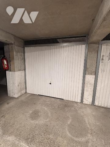 ANGERS (49000), rue de la traquuette box fermé
