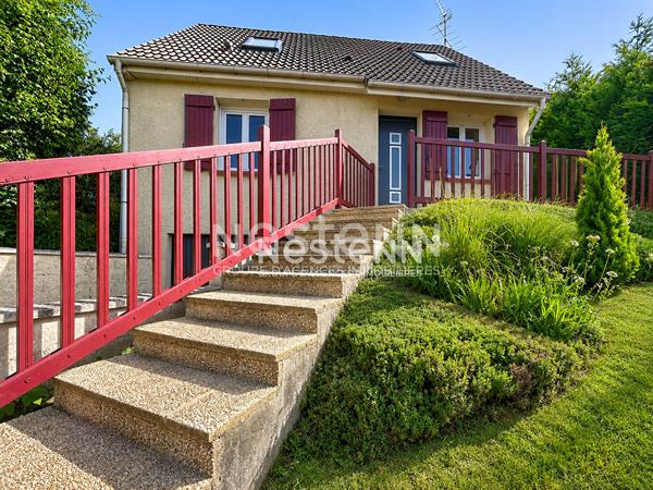 Maison 4 pièces : 3 chambres - Jardin sans vis-à-vis - Garage - Gare et commerces à pied