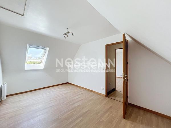 Maison 4 pièces : 3 chambres - Jardin sans vis-à-vis - Garage - Gare et commerces à pied