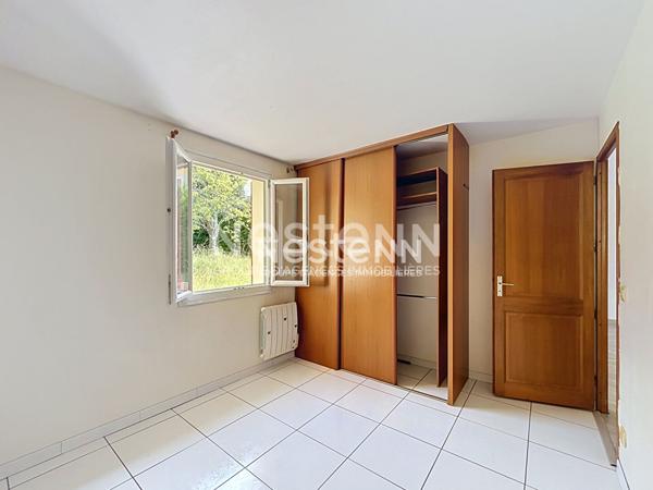 Maison 4 pièces : 3 chambres - Jardin sans vis-à-vis - Garage - Gare et commerces à pied