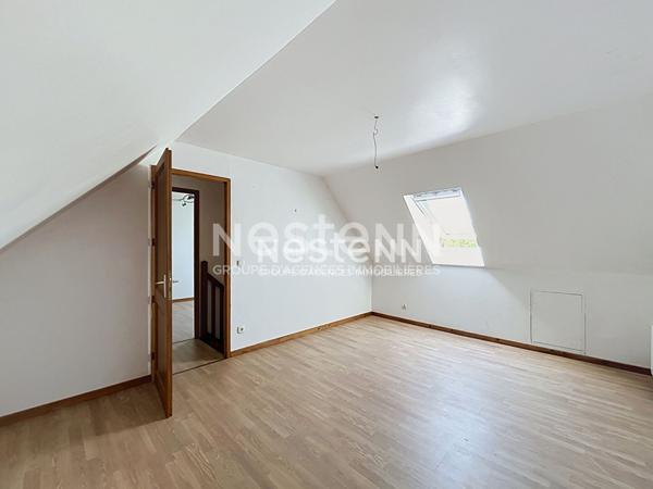 Maison 4 pièces : 3 chambres - Jardin sans vis-à-vis - Garage - Gare et commerces à pied