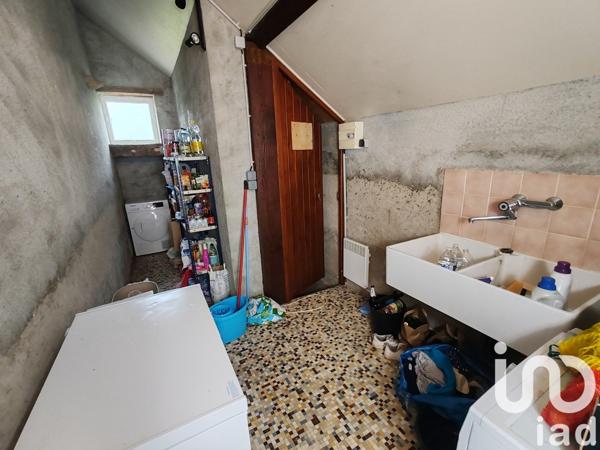 Maison traditionnelle 5 pièces de 135 m² à Saincaize-Meauce (58470)