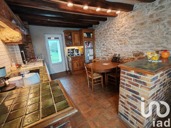 Maison traditionnelle 5 pièces de 135 m² à Saincaize-Meauce (58470)