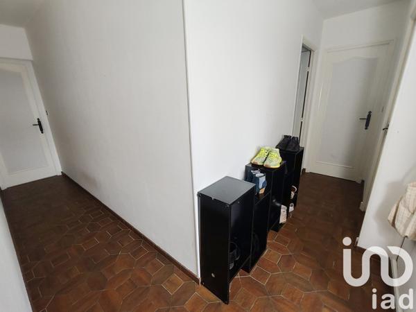 Maison traditionnelle 5 pièces de 135 m² à Saincaize-Meauce (58470)