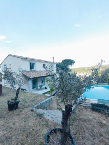 Maison
         5 pièces
        - 137 m² 430 000 € *