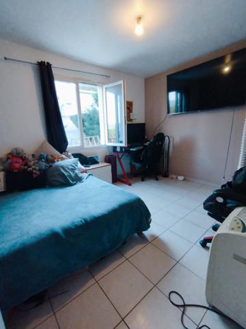 Maison
         5 pièces
        - 137 m² 430 000 € *