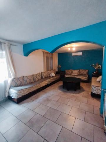 Maison
         5 pièces
        - 137 m² 430 000 € *