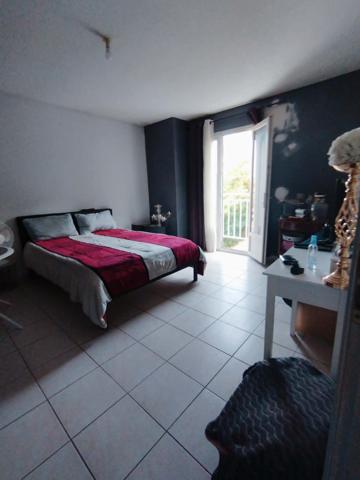 Maison
         5 pièces
        - 137 m² 430 000 € *