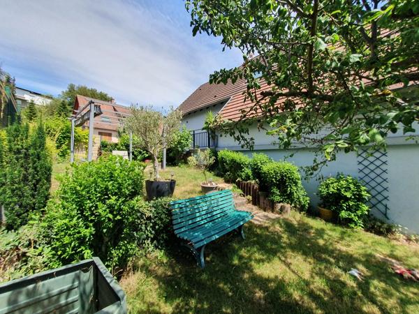 Une maison familiale pleine de charme dans un écrin de verdure