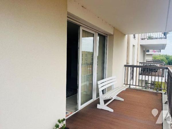 CAEN - RIVES DE L'ORNE, Au troisième étage, d'une résidence de standing, un appartement de troi...
