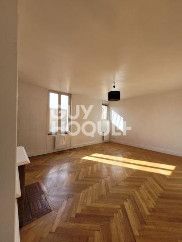 Bel Appartement 3 pièce(s) situé rue Croix verte.