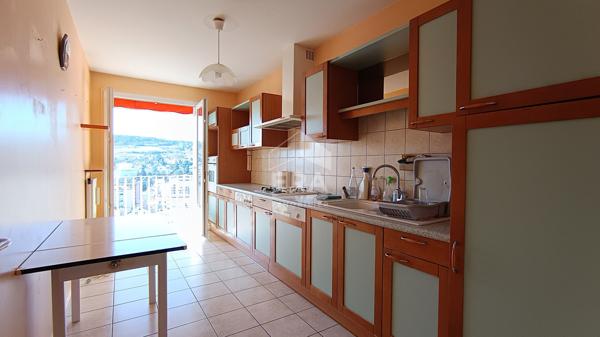 Appartement Le Puy en Velay 66.91 m2, 2 chambres, garage et cave.