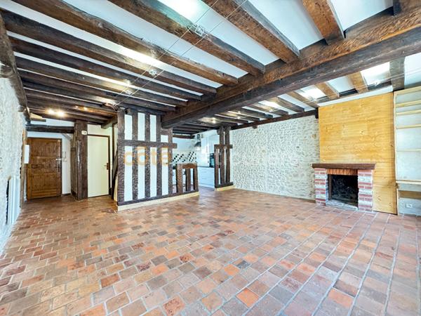 Vente
                Appartement70,1 m² - 3 Pièces -
                    ORLEANS (45000)